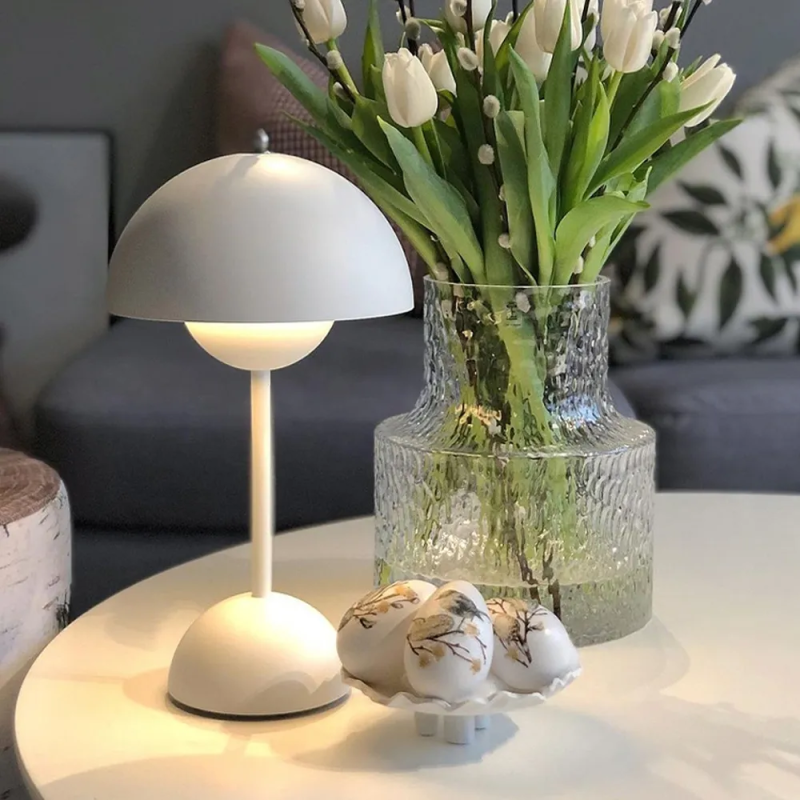 Flowerpot VP9 Portable Table Lamp - Image 3