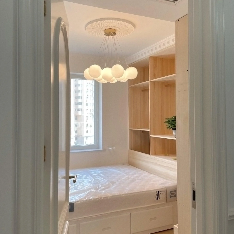 Glass Cluster Chandelier - Image 10
